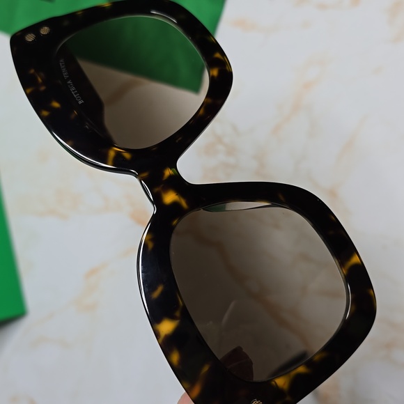 Bottega Veneta Oversized Square Tortoise Sunglasses New With Case And Cloth - Picture 10 of 15